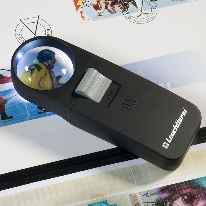 Pocket magnifier 7 x with integrated LED lamp