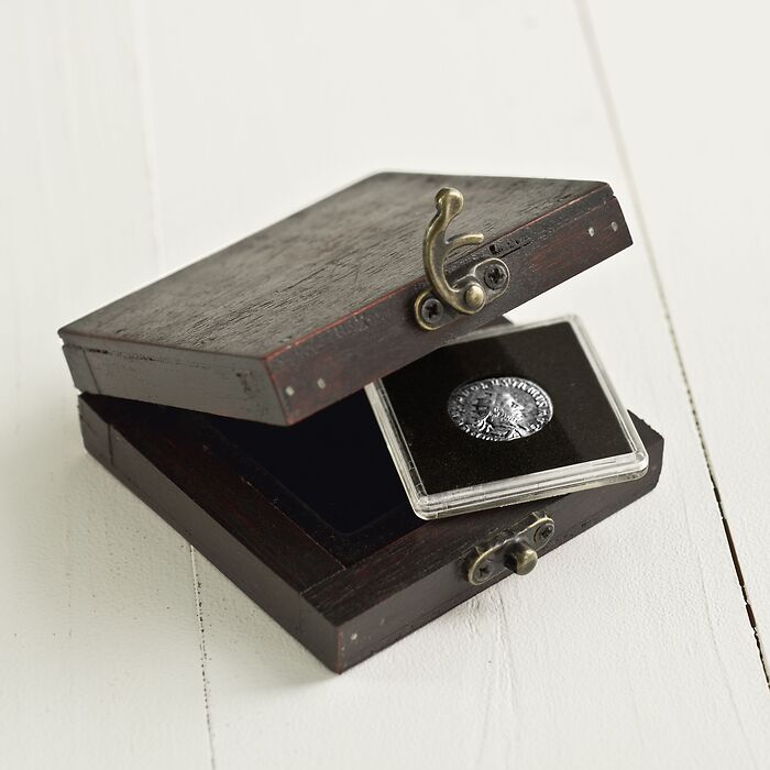 Genuine wood coin case RUSTIKA for 1 QUADRUM capsule