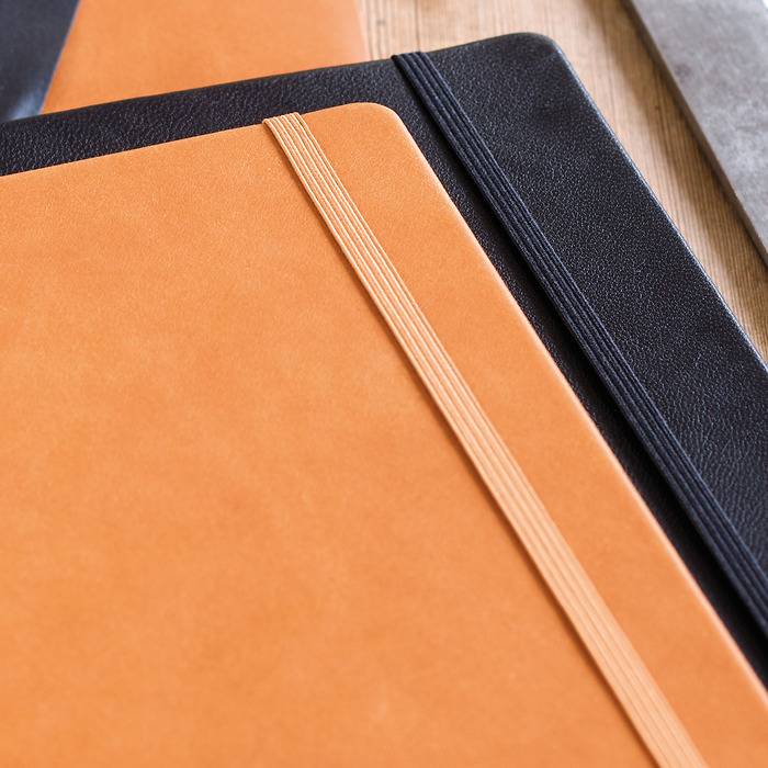 Genuine leather Notebook Medium (A5), Hardcover, 249 numbered pages